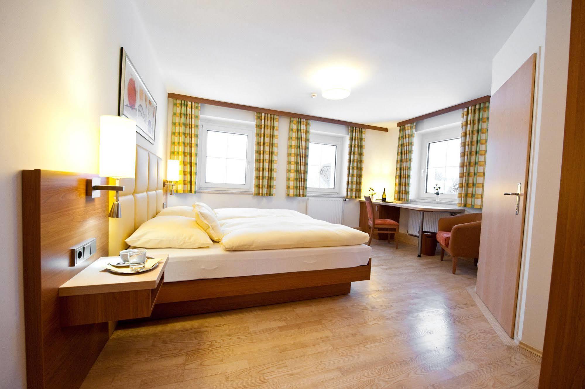 Hotel Sonnenhof Timelkam Luaran gambar