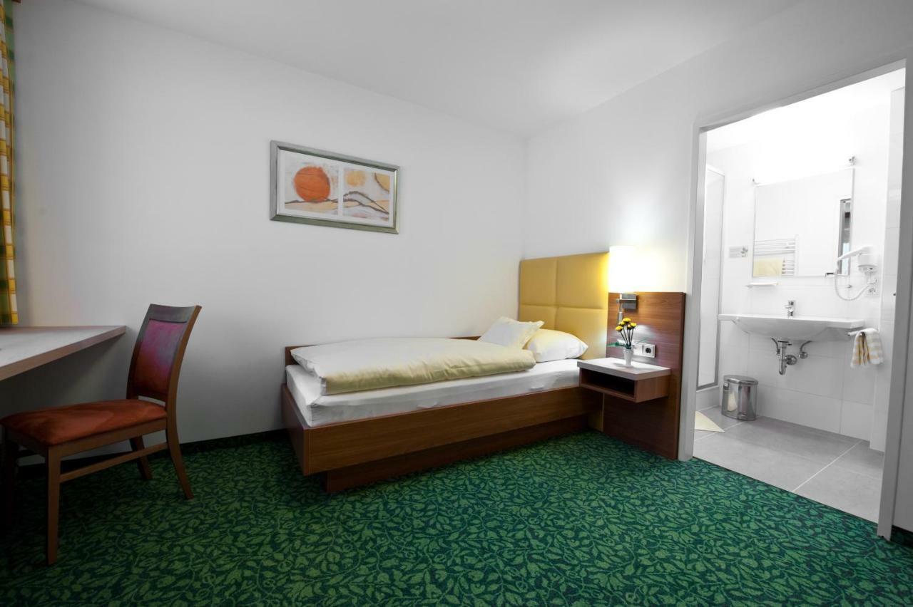 Hotel Sonnenhof Timelkam Luaran gambar